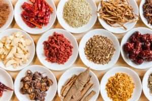 鍼灸とは？東洋医学の基本から陰陽・気血津液まで徹底解説｜なぜ人は病気になるのか